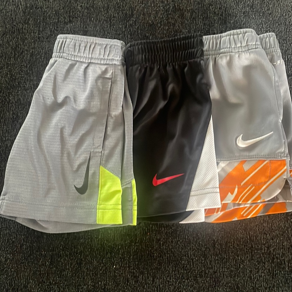 3 pairs of 2T nike shorts